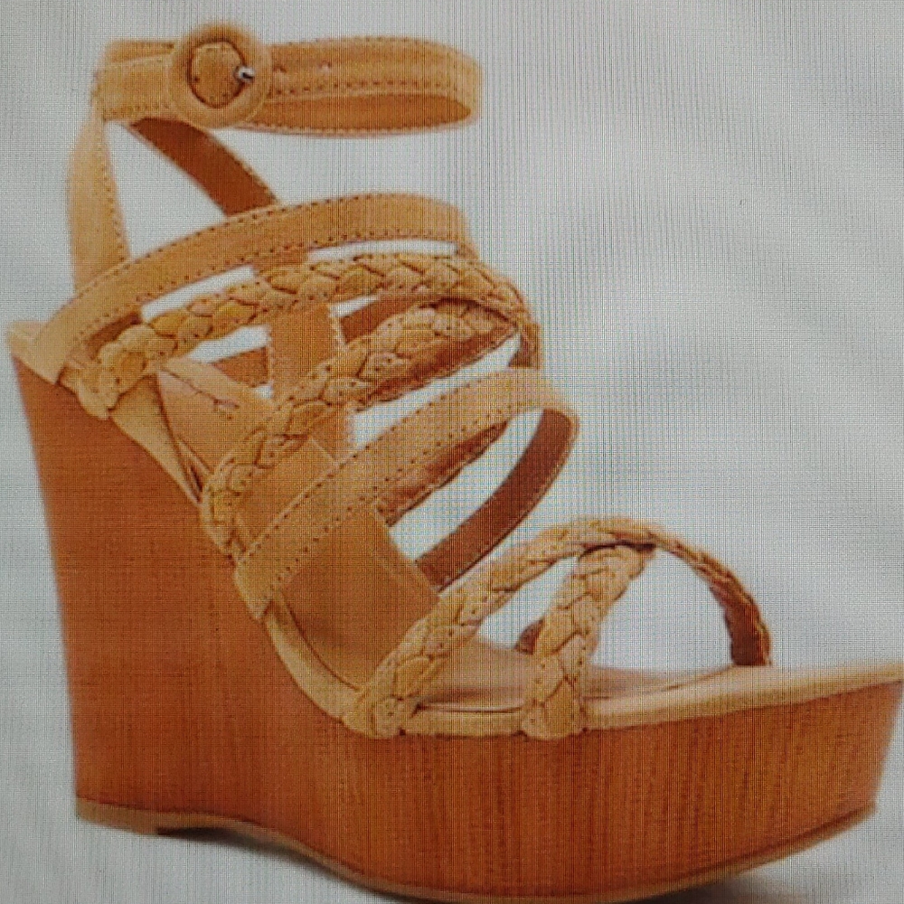 Latch Sandal - Picture 7 of 7
